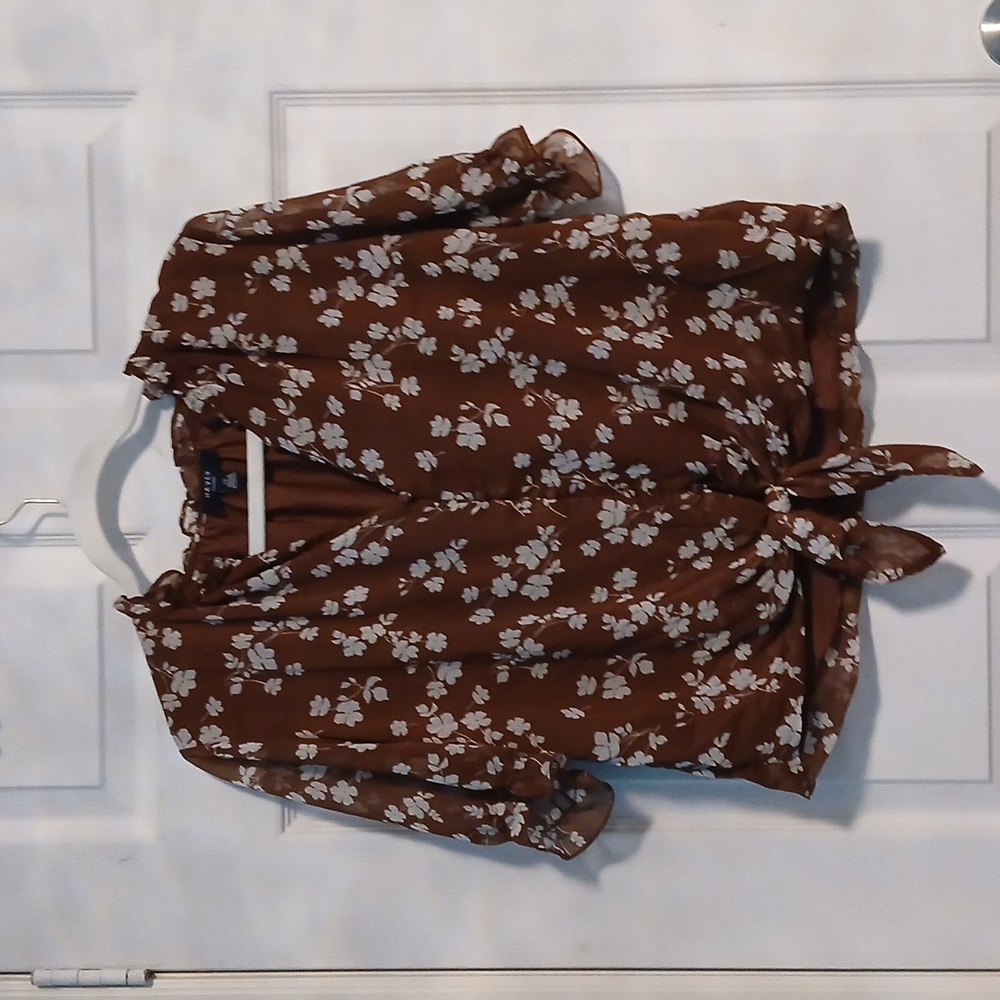 Short Sleeve Frilly Blouse